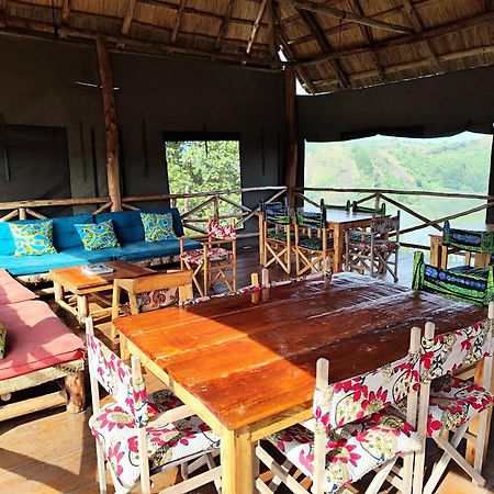 Mwamba Kelele Lodge Fort Portal Bagian luar foto