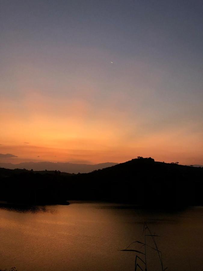 Mwamba Kelele Lodge Fort Portal Bagian luar foto
