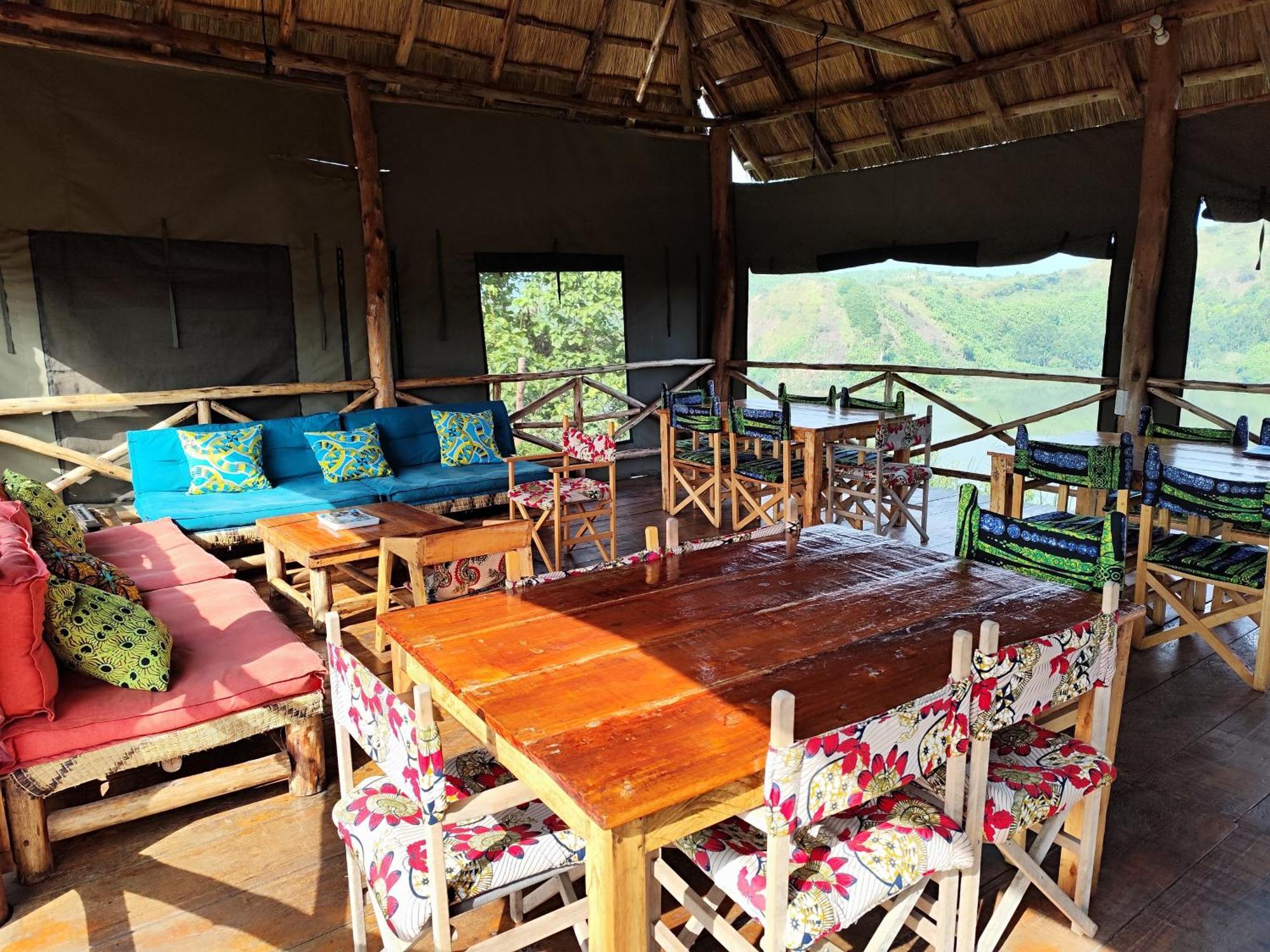 Mwamba Kelele Lodge Fort Portal Bagian luar foto