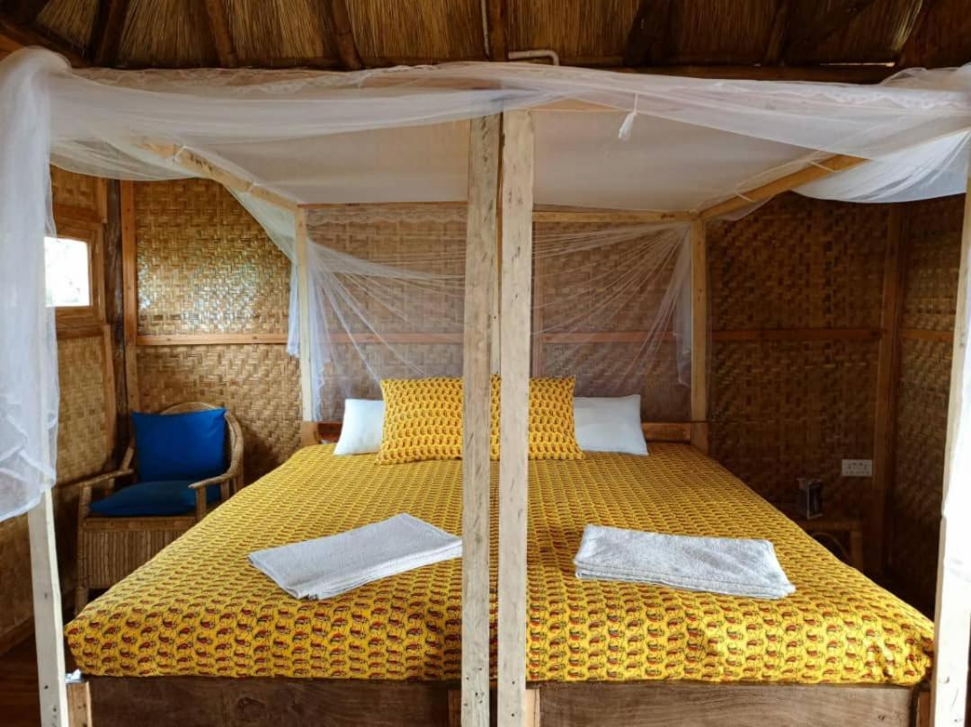 Mwamba Kelele Lodge Fort Portal Bagian luar foto