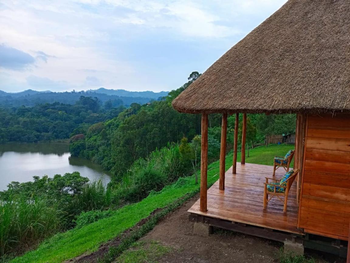 Mwamba Kelele Lodge Fort Portal Bagian luar foto