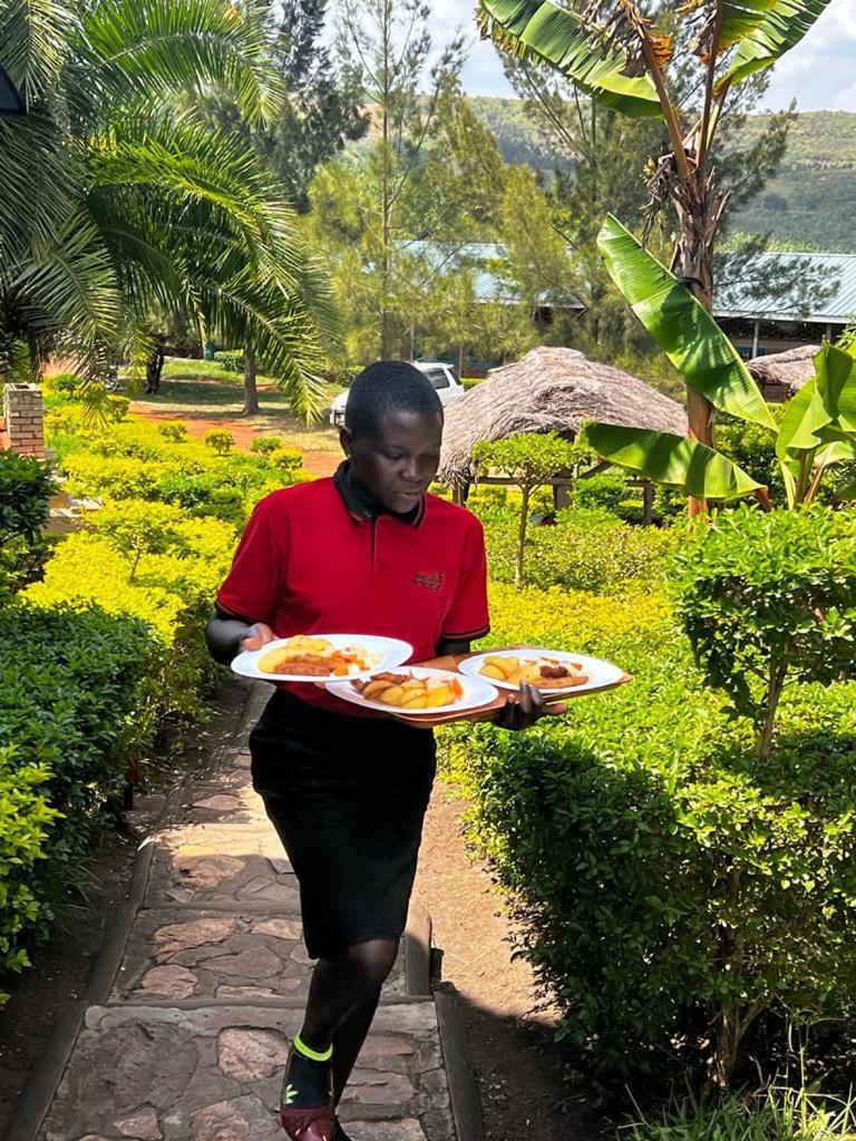 Mwamba Kelele Lodge Fort Portal Bagian luar foto