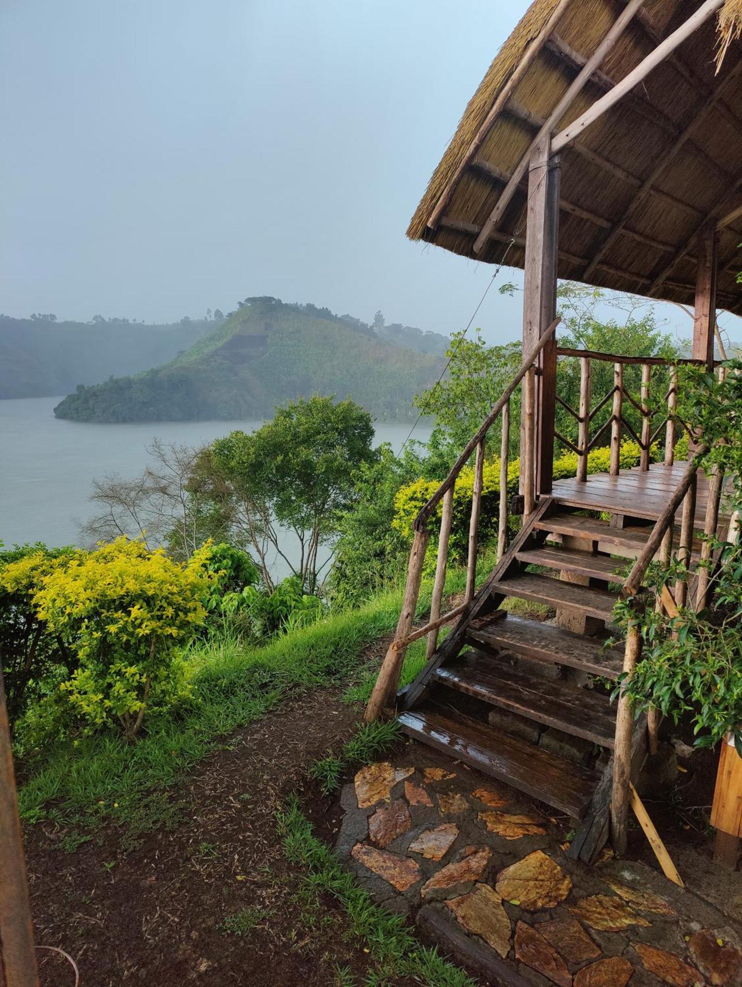 Mwamba Kelele Lodge Fort Portal Bagian luar foto